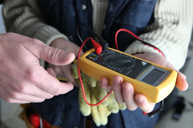  Using equipment for electrical testing